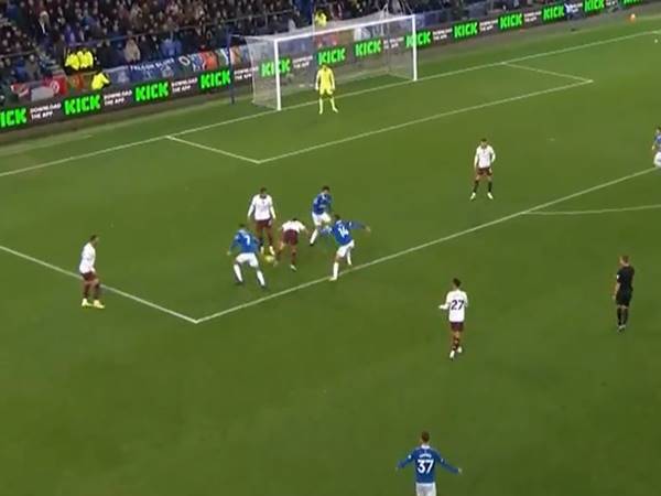 Bóng đá Anh 28/12: Rodri ‘tặng quà’ cho Everton