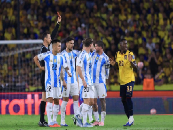 Nỗ lực muộn màng và sự kiên cường của Ecuador Nỗ lực muộn màng và sự kiên cường của Ecuador