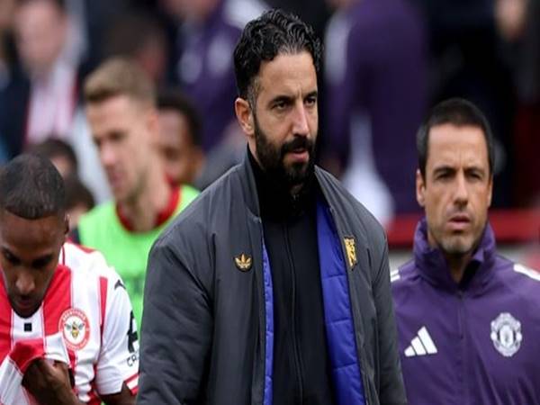 Tin Man United: HLV Amorim bị chỉ trích vì để Mount đá wingback