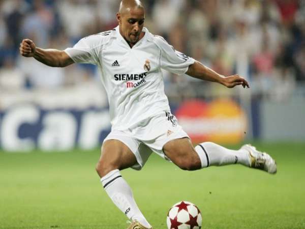Top hậu vệ cánh Real Madrid huyền thoại mọi thời đại