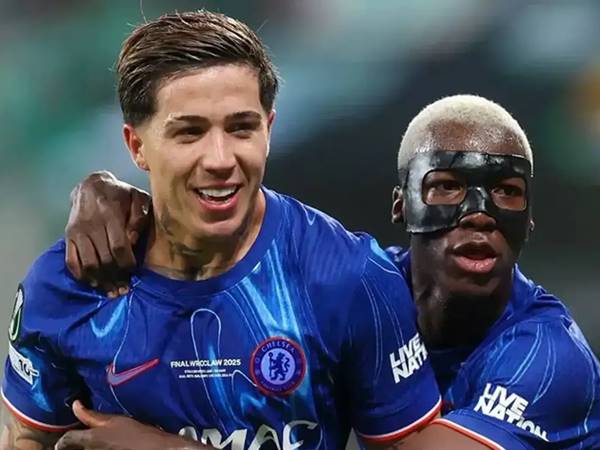 Những lần chi đậm để sở hữu ngôi sao của Chelsea