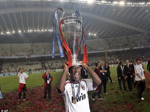 Clarence Seedorf – Cầu thủ hiếm hoi vô địch C1 với nhiều CLB Clarence Seedorf – Cầu thủ hiếm hoi vô địch C1 với nhiều CLB